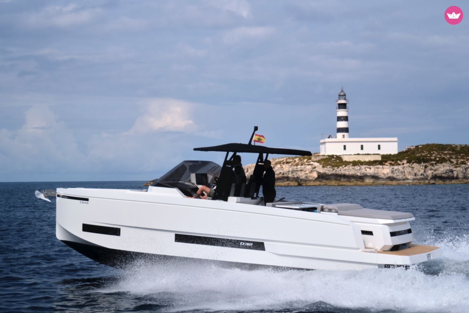 Bateau à moteur De Antonio Yachts D32 500cv 2