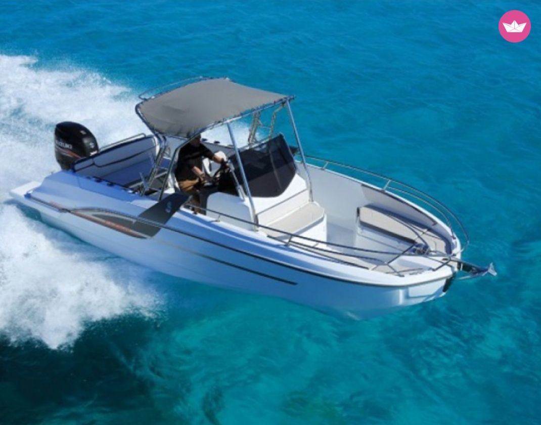 Bateau à moteur Beneteau