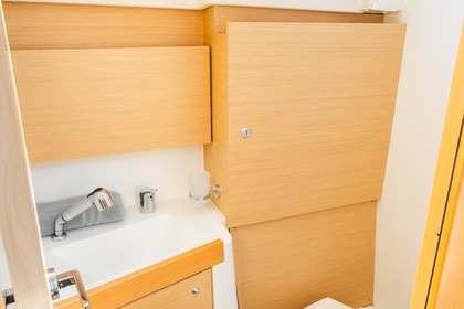 Discover Greek islands and coast from Lefkas on Beneteau Oceanis 38.1