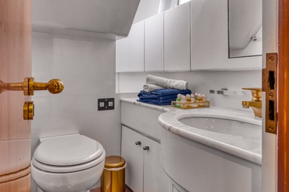 Location Yacht à moteur Falcon 82S Cannes