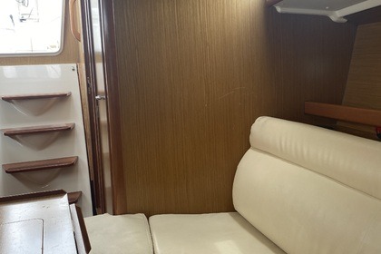 Sun Odyssey 32i in Combarro o Sanxenxo