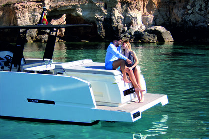Alquiler Lancha De Antonio Yachts D28 Open Cala Nova