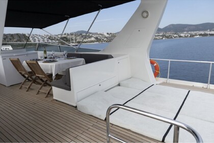 M398 Ultraluxury Motoryacht For Rent 6 People