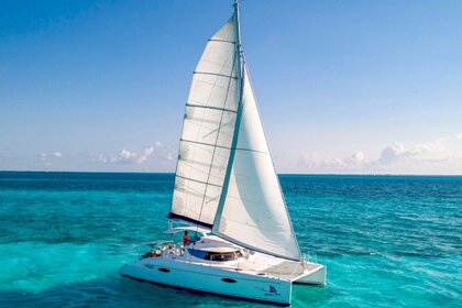 Rental Catamaran Fountaine Pajot Lucia 40 Cancún