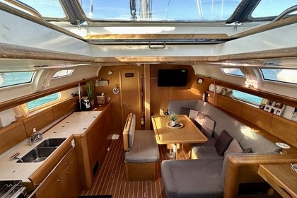 Sailing White Lotus tour Taormina