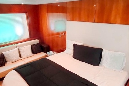 All inclusive charter in Dubai / 70ft Yacht Cruise from the Dubai Marina