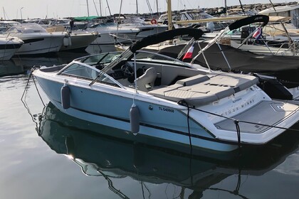 Charter Motorboat Four Winns H4 Les Issambres