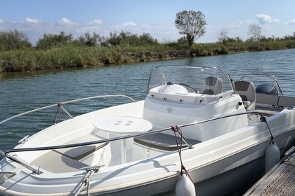 Hire Motorboat Jeanneau Cap Camarat 5.5 cc Palavas-les-Flots