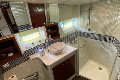 Spacious and comfortable yacht in the Bosphorus