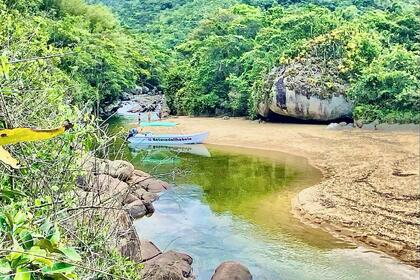 Boat tour in Ilhabela