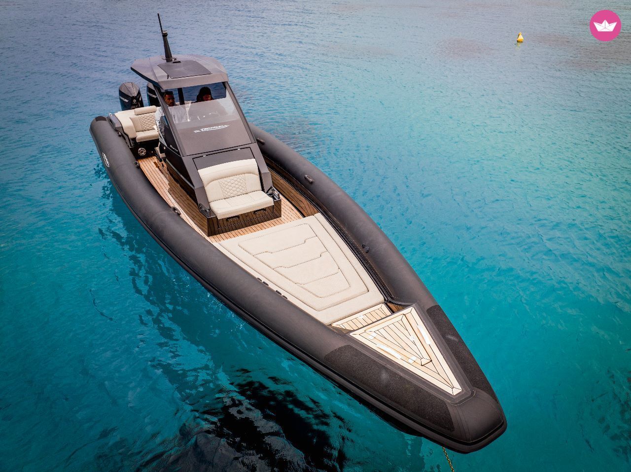 Bateau à moteur TECHNOHULL 38 GRAND SPORT 600cv 6