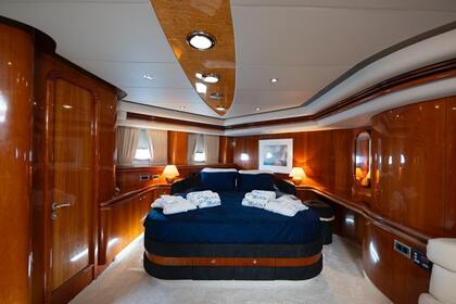Premium Class La Melita Sunseeker Manhattan 2000 Yacht in Antalya
