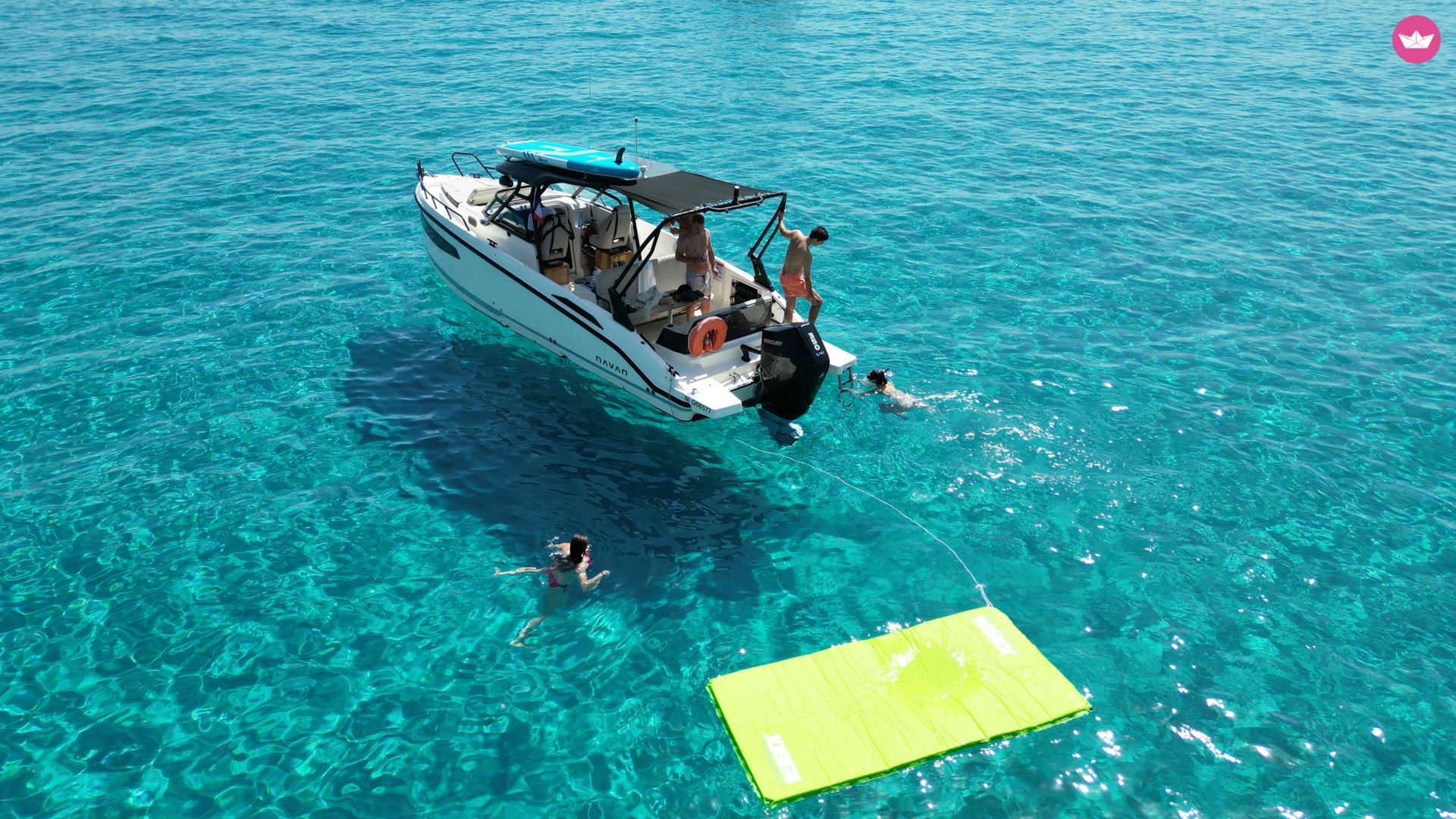 Bateau à moteur Navan S30 350cv 4
