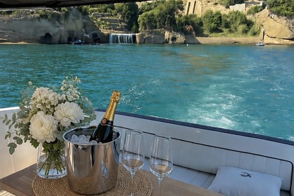 Rental Motorboat Jeannau Leader 36 Ischia