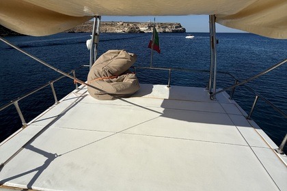 Hyra båt Motorbåt Elegante Gozzo cabinato Lampedusa