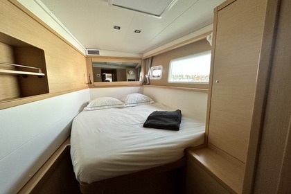 Lagoon 450 S  Fox One