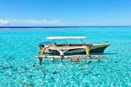 Rental Motorboat Marine v Bora Bora