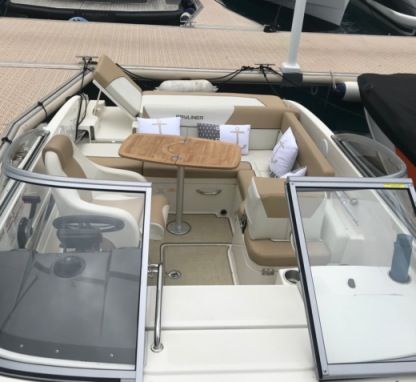 Location Bateau à moteur Bayliner 642 Cu Beaulieu-sur-Mer
