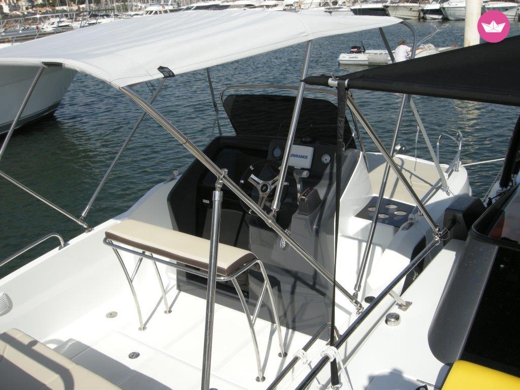 Charter Motorboat Beneteau Flyer 5.5 Sundeck Trogir