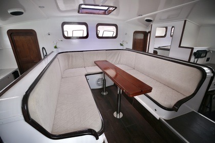 Private DAY CHARTER Catamaran Dean 365