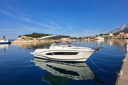 Miete Motorboot Jeanneau Cap Camarat 9.0 WA Makarska