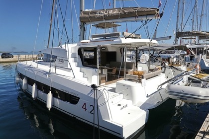 Charter Catamaran Catana Bali 4.2 - 4 + 1 cab. Biograd na Moru