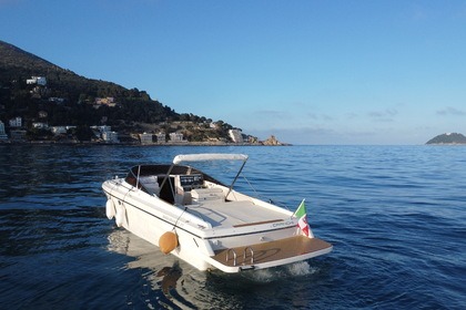 Noleggio Barca a motore Cranchi Endurance 31 Alassio
