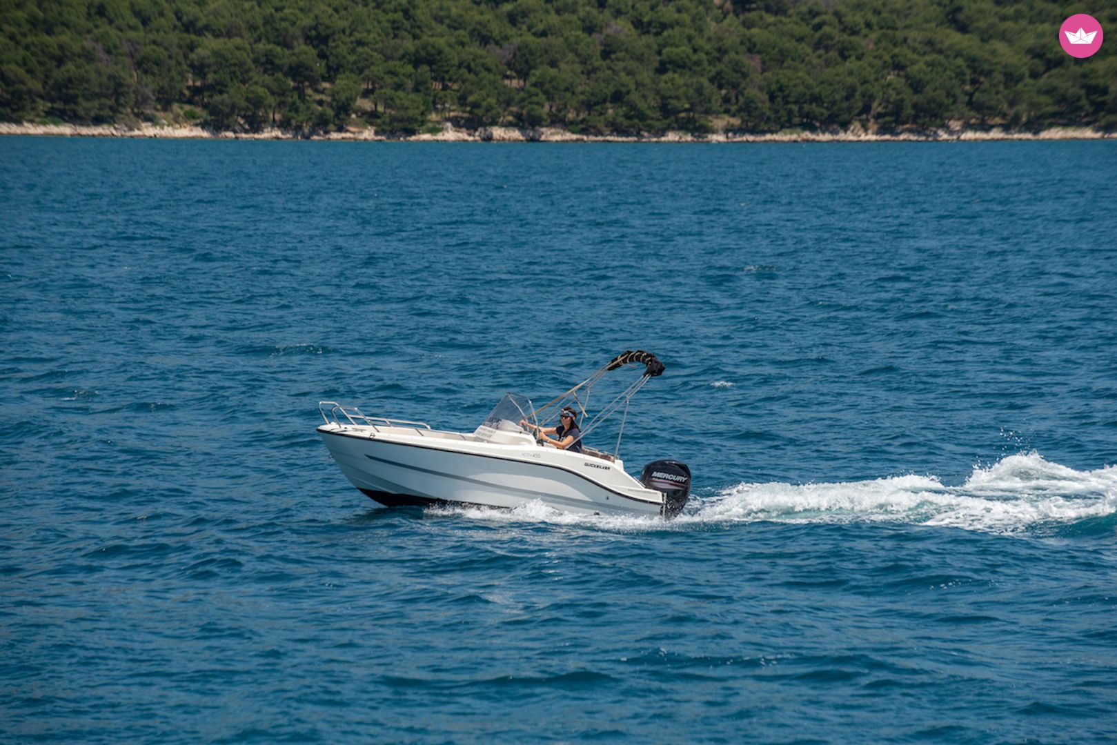 Motorboat Quicksilver 455 Activ Open for hire