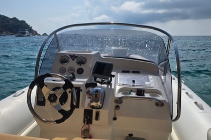 Verhuur RIB Zodiac medline 850 Grimaud