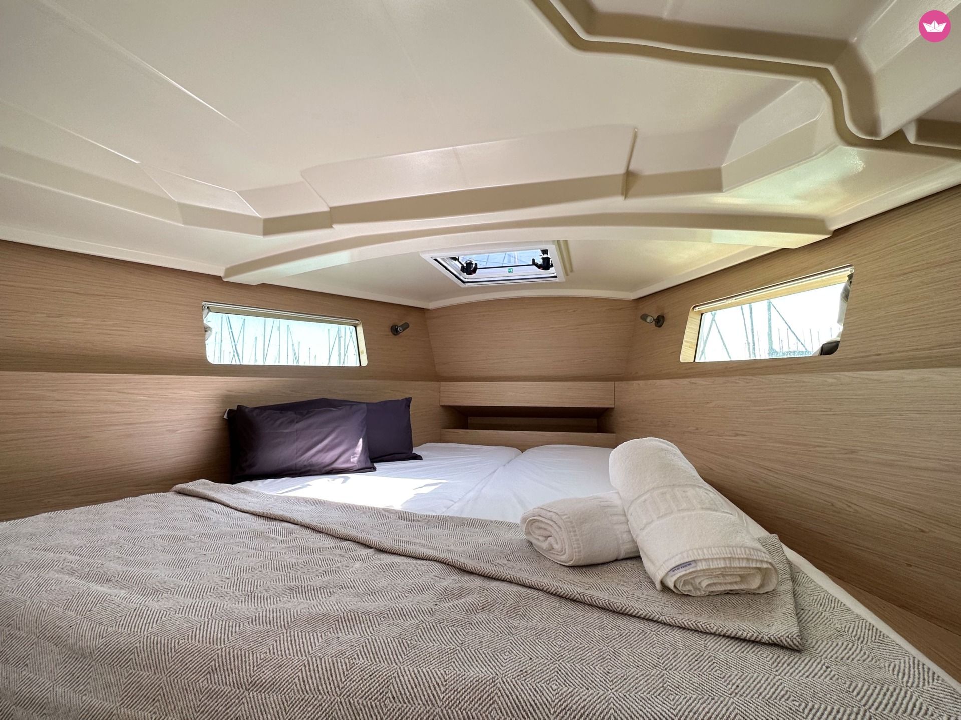 Hire Beneteau Oceanis 41.1