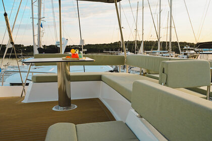 Verhuur Catamaran Catana Group Bali 4.6 - 5 + 2 cab. Šibenik