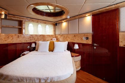 Silver Creek - 61ft luxury Yacht
