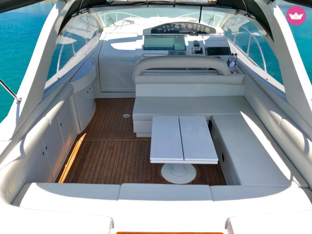 Bateau à moteur Pershing 38 840cv 6