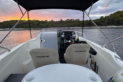 Quicksilver Activ 555 Cabin