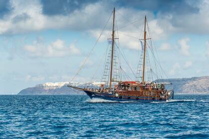 Ενοικίαση Ιστιοπλοϊκό σκάφος Wooden Sailboat - Santa Irini Σαντορίνη