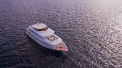 Charter Motorboat Custom Horizon 3 Malé