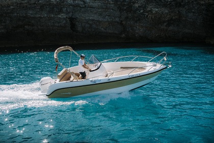 Relax aboard this boat without a license in Menorc