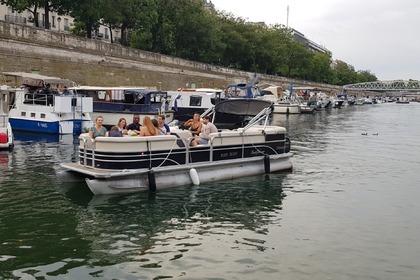 Hire Motorboat Smoker Craft Sun Chaser 7522 Paris