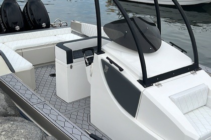 Noleggio Gommone Revenger 28.70 Castellammare di Stabia