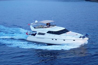Luxury Motoryacht with a capacity of 6 people