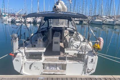 Hire Sailboat 4 OCEANIS 35.1 - PA (3D/0C/0P) France