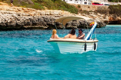 Hire Boat without licence  Polyester Yatch Marion 500 Menorca