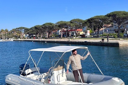 Hire Motorboat Zodiac Sunrider Saint-Tropez