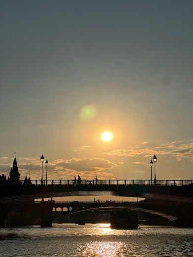 Paris Motorboat PONTOON I alt tag text