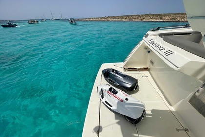 Location Semi-rigide Ferretti 591 Santorin
