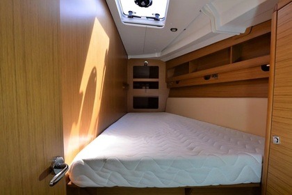 Verhuur Zeilboot Daily Sailing Cruise to Dia Island with our Jeanneau Sun Odyssey 44i Iraklion
