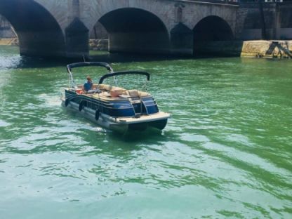 Location Bateau à moteur Bennington Q Series Arrondissement de Paris