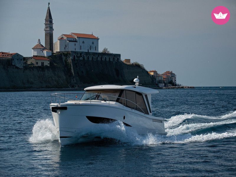 Charter motorboat in Zadar  