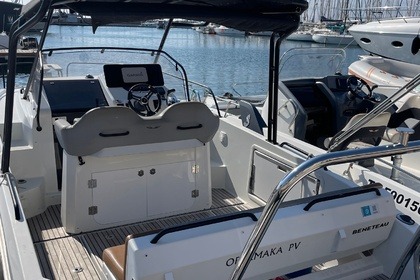 Charter Motorboat Beneteau FLYER 8 Sundeck Hyères