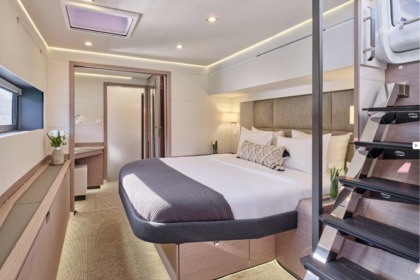 Alena Fountaine Pajot Power 67